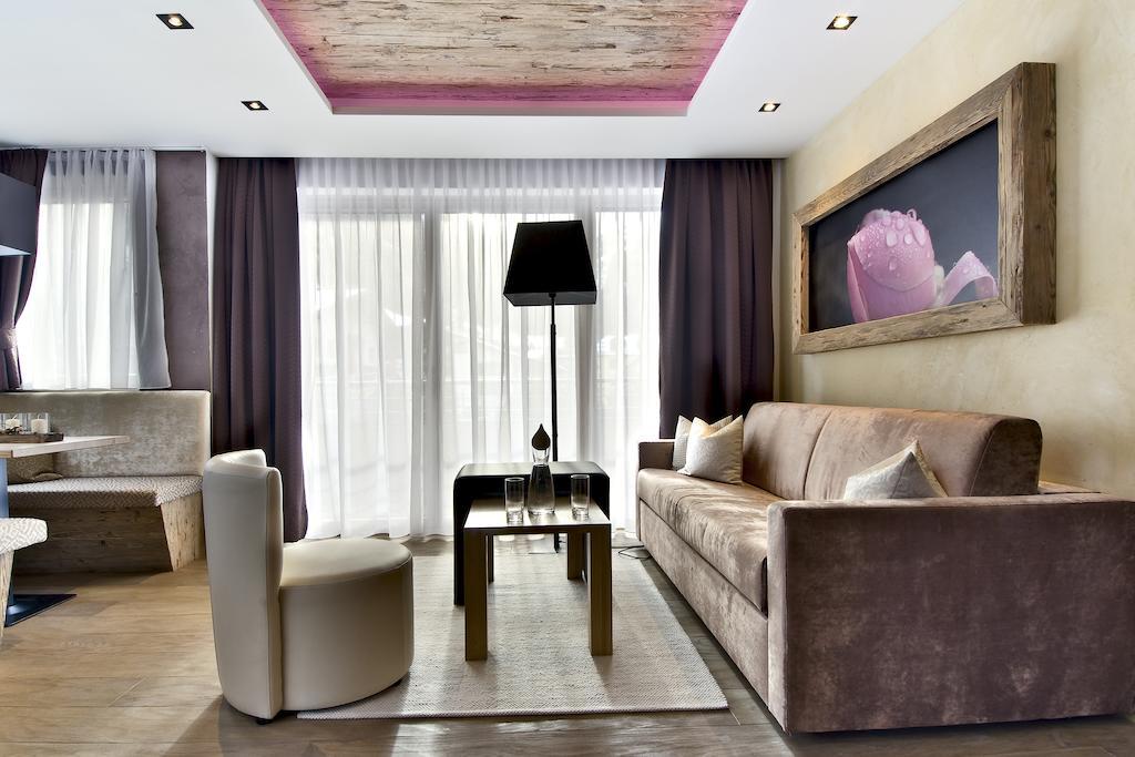 Pete Alpine Boutique Hotel - Klein Und Fein - Private Spa Suiten Und Zimmer ซังคท์อันทอนอัมอาร์ลแบร์ก ห้อง รูปภาพ