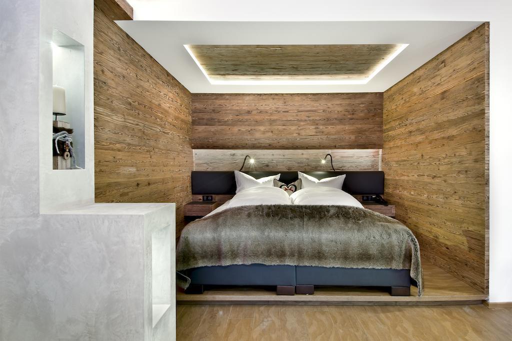 Pete Alpine Boutique Hotel - Klein Und Fein - Private Spa Suiten Und Zimmer ซังคท์อันทอนอัมอาร์ลแบร์ก ห้อง รูปภาพ