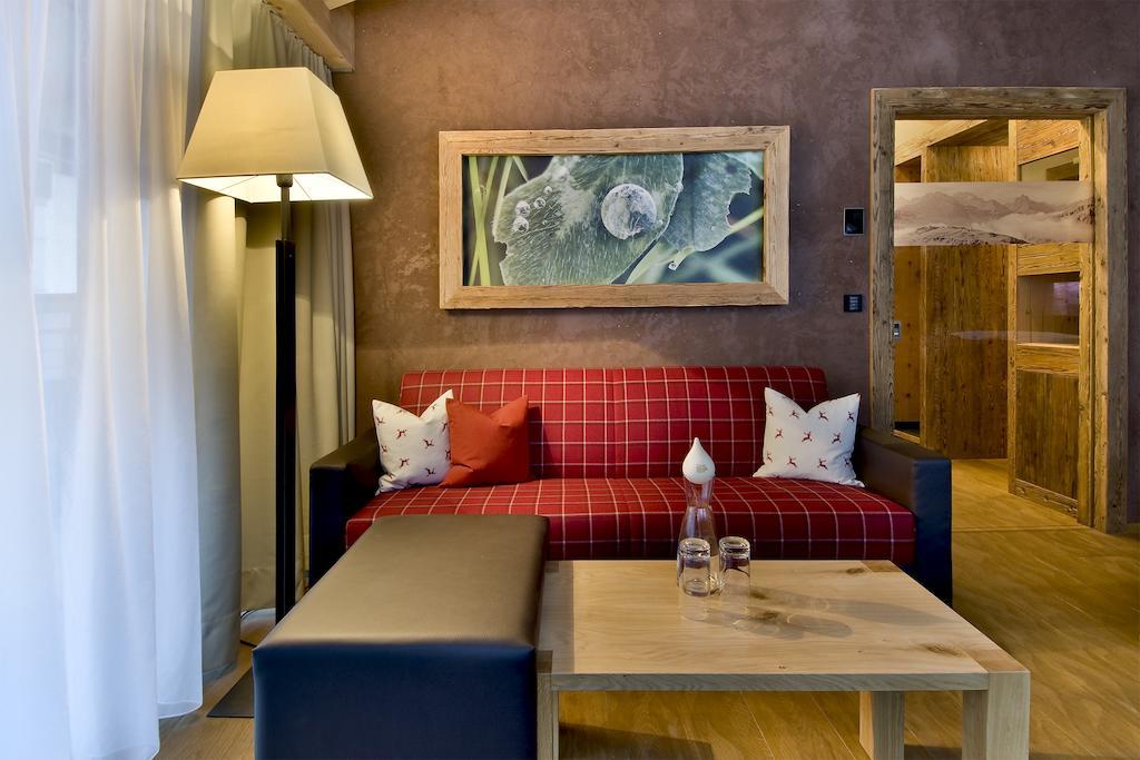 Pete Alpine Boutique Hotel - Klein Und Fein - Private Spa Suiten Und Zimmer ซังคท์อันทอนอัมอาร์ลแบร์ก ห้อง รูปภาพ