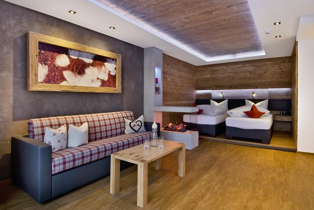 Pete Alpine Boutique Hotel - Klein Und Fein - Private Spa Suiten Und Zimmer ซังคท์อันทอนอัมอาร์ลแบร์ก ห้อง รูปภาพ